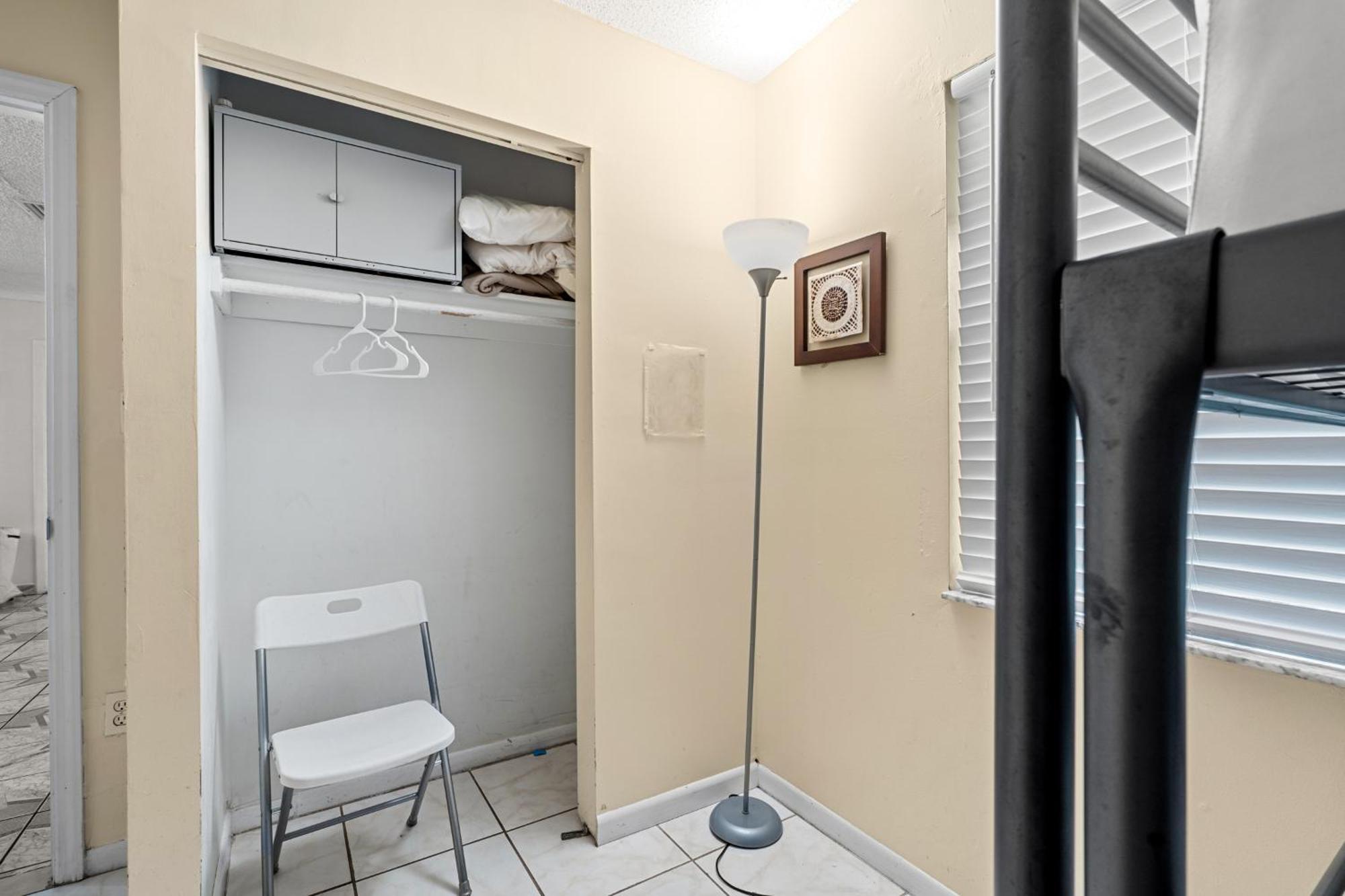 Crocodhouse Early Check In Eight Years Hosting Hostel Fort Lauderdale Exterior photo